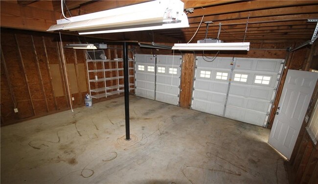 Building Photo - 1335 Carter Rd