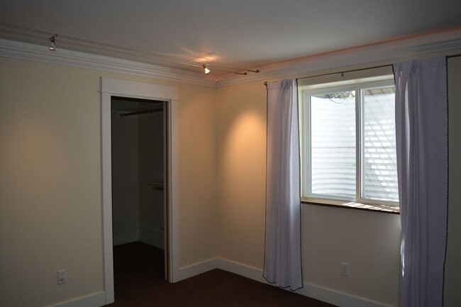 Building Photo - 3 Bed 2 Bath Beautiful Craftsman Home in Missoula $2,900/month