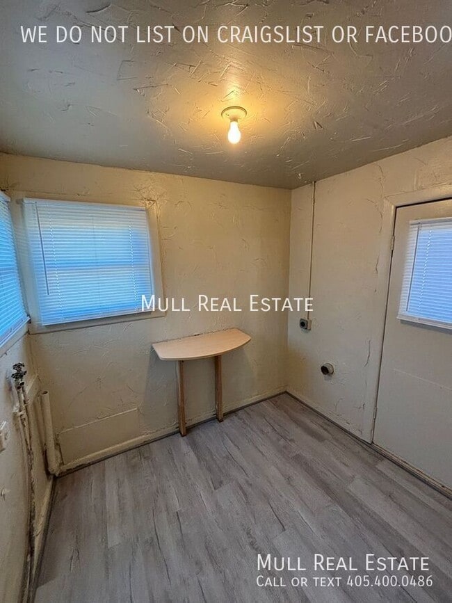 Building Photo - 504 N Wentz St