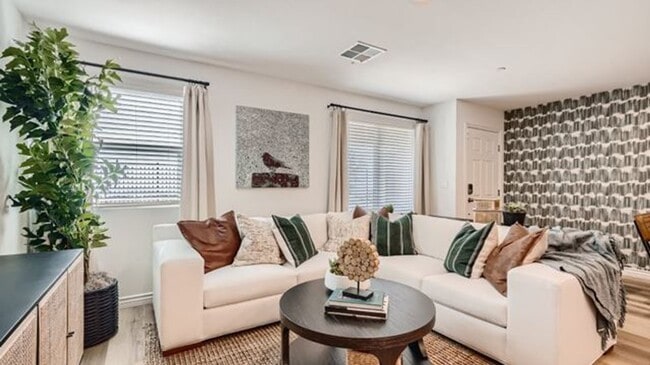 Building Photo - Bright & Modern 3-Bed Townhome in 89166