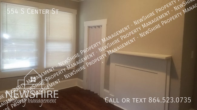 Building Photo - 554 S Center St