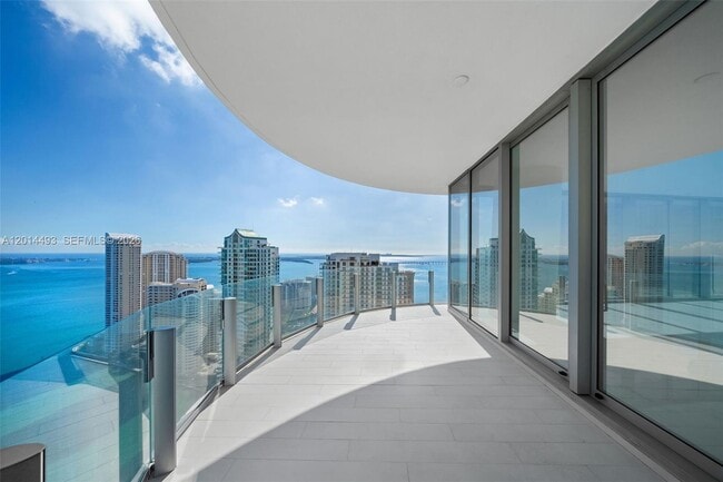 Building Photo - 300 Biscayne Blvd Way