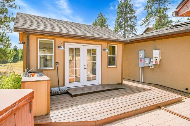 Building Photo - 29934 Paint Brush Dr