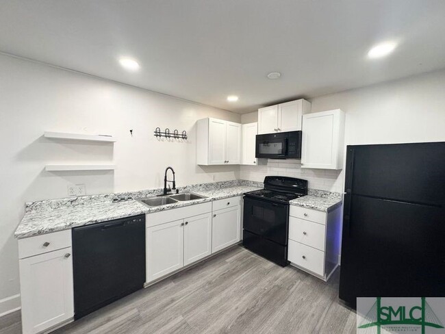 Building Photo - 2205 Mason Dr