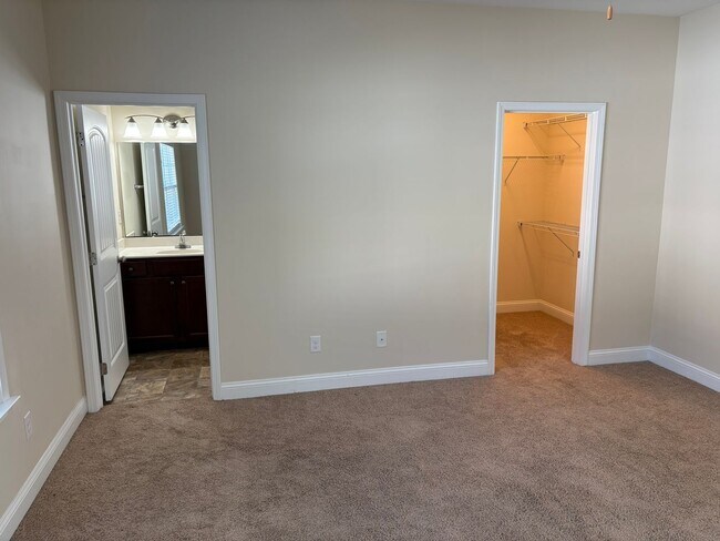 Building Photo - 292 Clearwater Dr