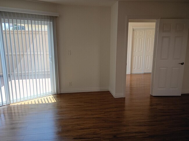 Building Photo - 4901 Heil Ave