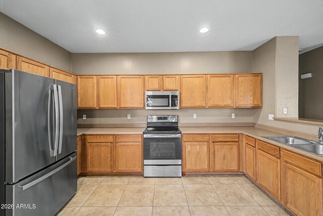 Building Photo - 16671 N 169th Ave