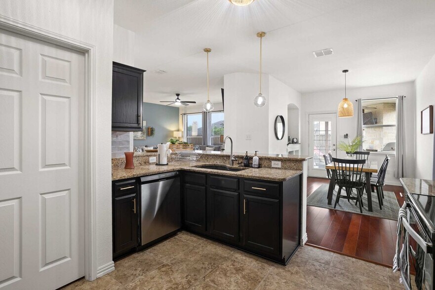 Building Photo - 2805 Whetstone Dr