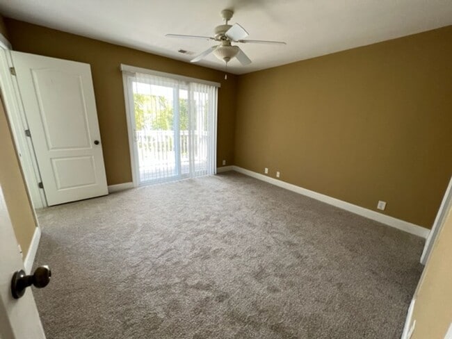 Building Photo - 3 Bedroom 3.5 Bath Townhouse in Whitney Lakes - Johns Island