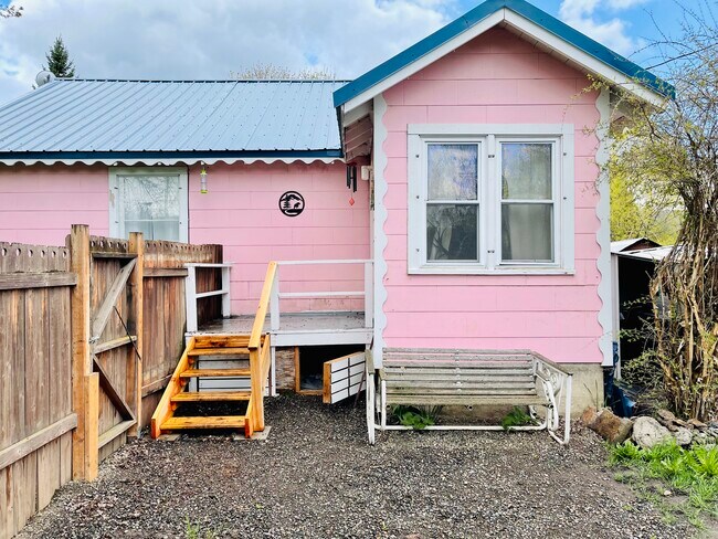 Building Photo - 625 Baltimore St