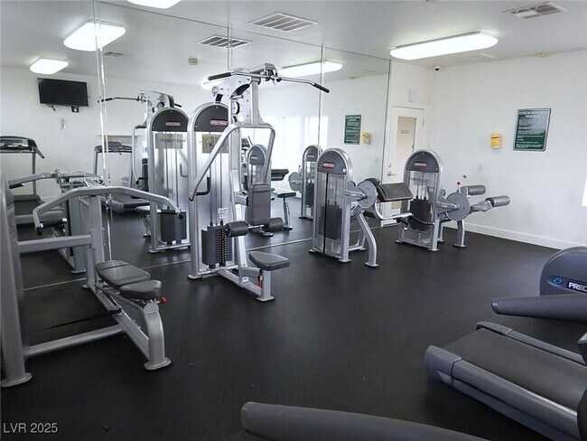 Building Photo - 7885 W Flamingo Rd
