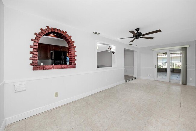 Building Photo - 3747 Shady Bluff Dr