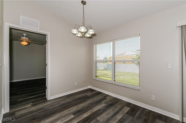 Building Photo - 2428 NE 1st Ave