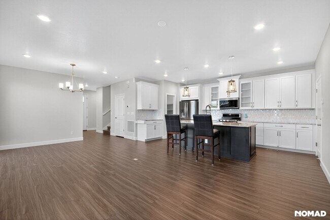 Building Photo - 9822 Rosalee Peak St