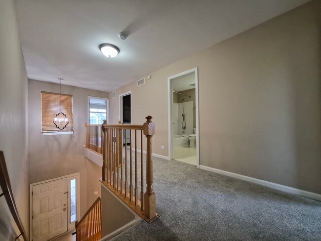 Building Photo - 1015 Woodview Ct