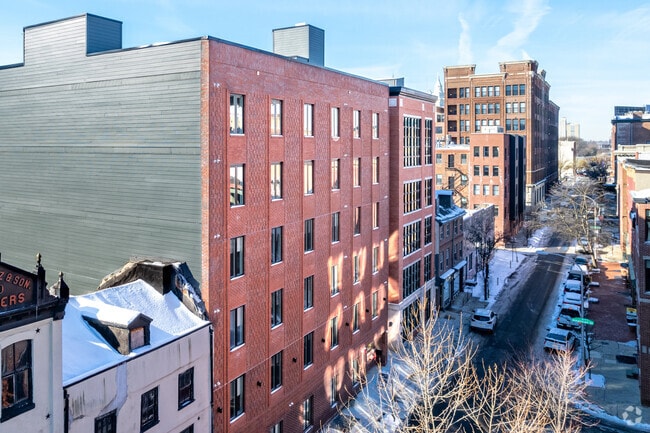 Building Photo - 214 Vine St