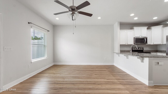 Building Photo - 7675 Shadow Lake Dr