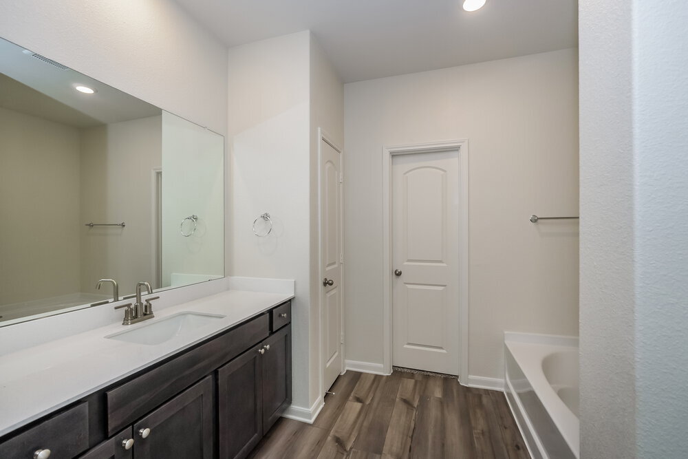 Building Photo - 1317 Woodwinds Dr