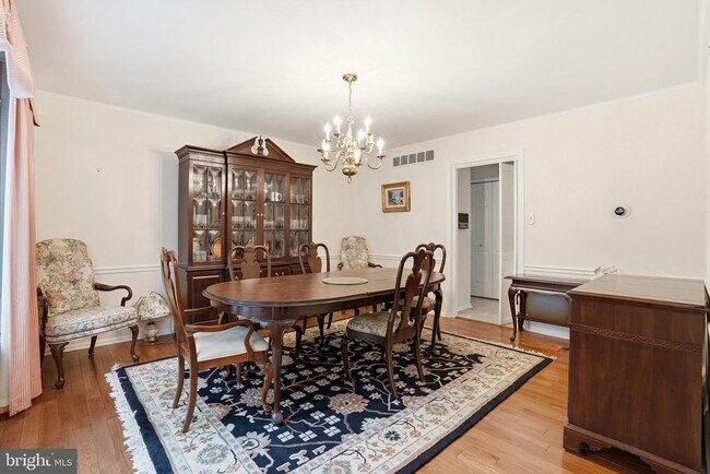 Building Photo - 1316 Heller Dr