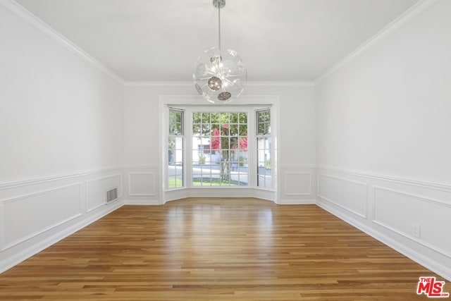 Building Photo - 2675 Glendower Ave