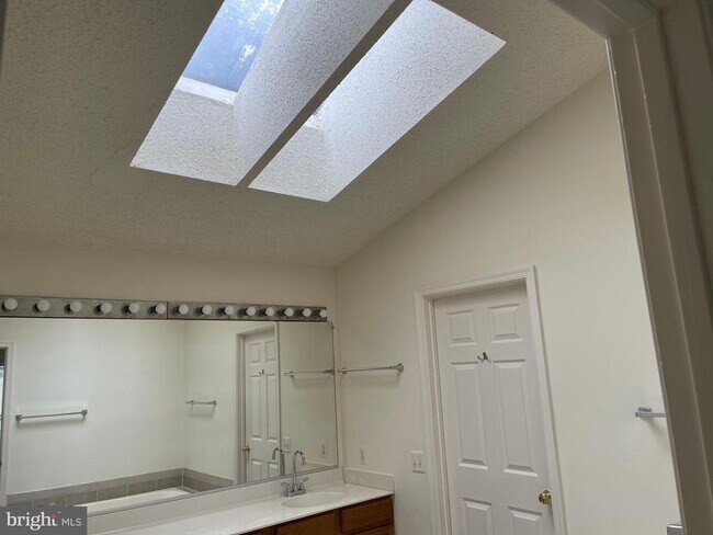 Building Photo - 2807 White Birch Ct