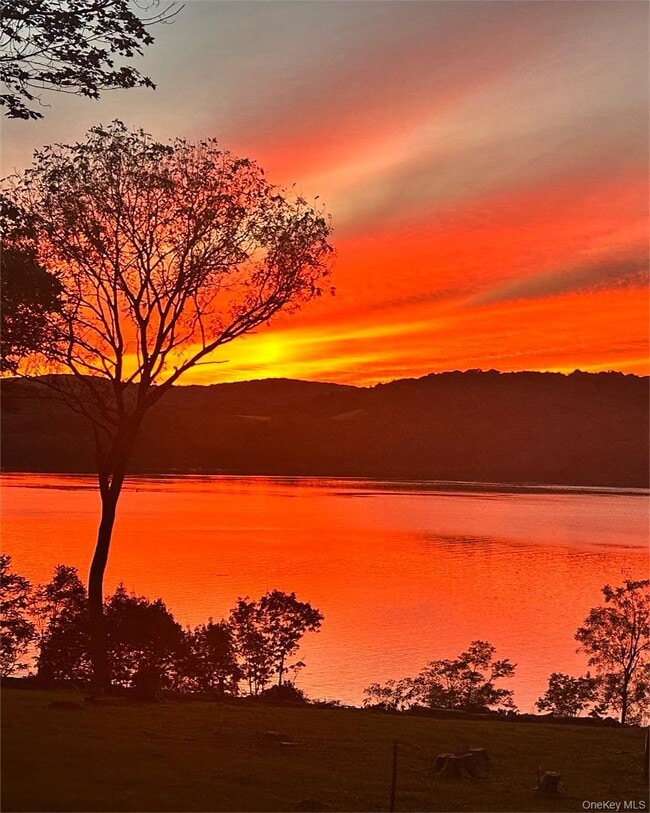 Building Photo - 660 Wheeler Hill Rd