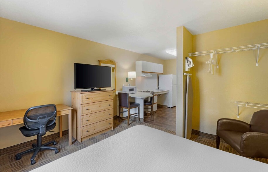 Building Photo - Furnished Studio-Chicago - Vernon Hills - ...