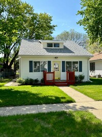 Building Photo - 3 Bedroom 2 Bath House in Morningside