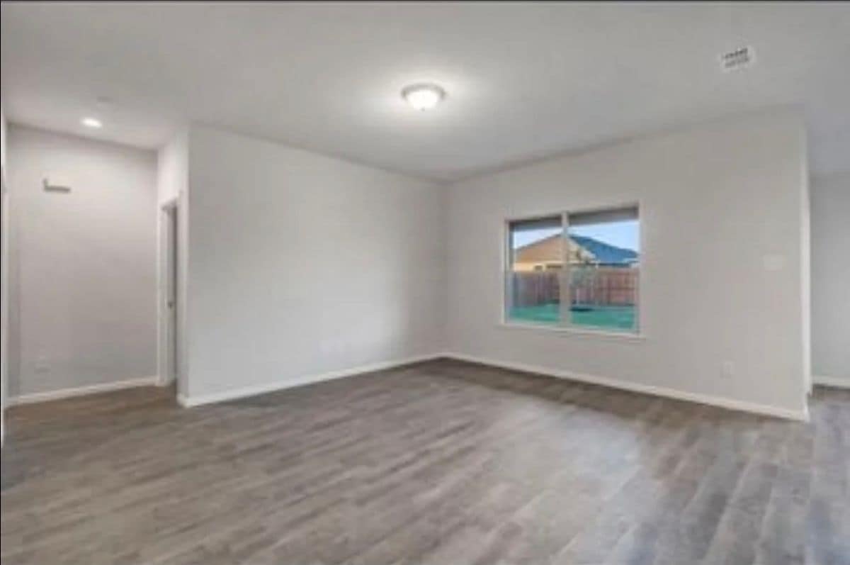 Building Photo - 321 Youngblood Ln