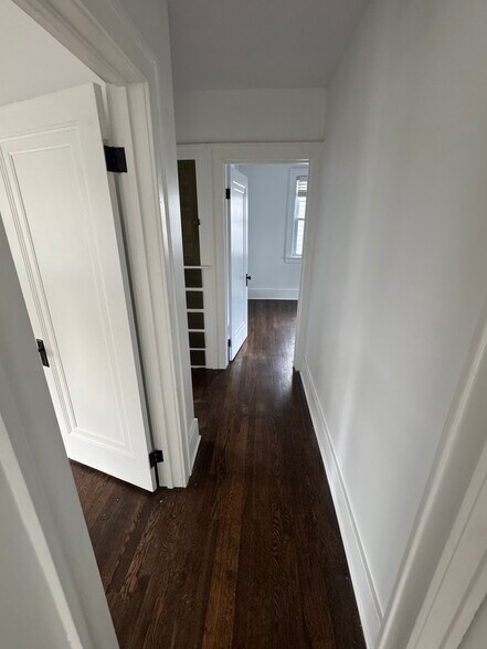 Building Photo - 827 Longfellow Ave