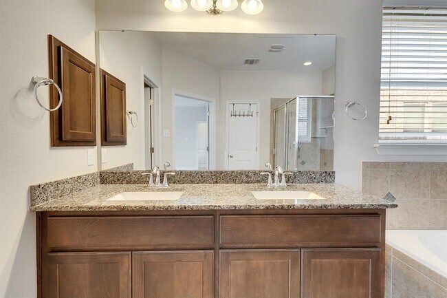 Building Photo - 3215 Honey Peach Way