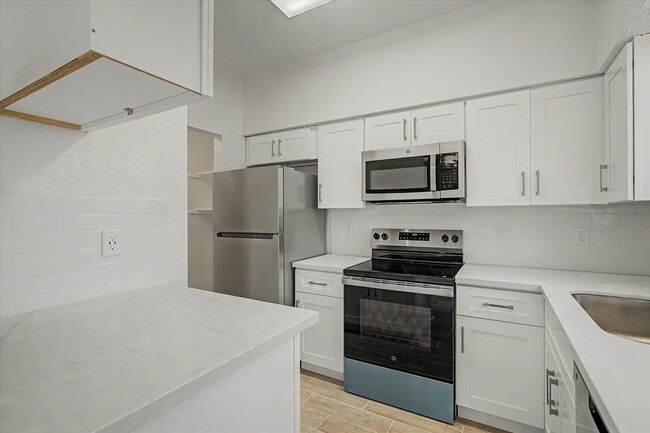 Building Photo - 12500 Brookglade Cir