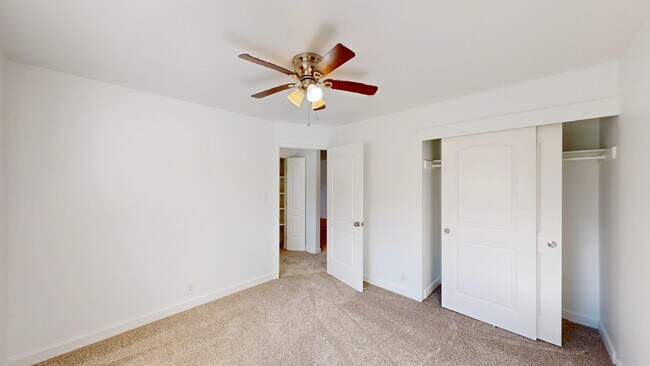 Building Photo - 15415 Marty Dr