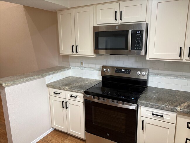 Building Photo - 14515 Wunderlich Dr