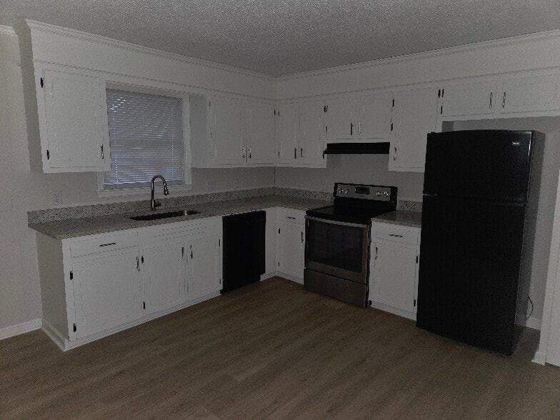 Building Photo - 2114 Apple Valley Rd