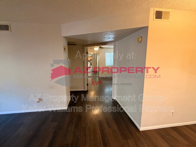 Building Photo - 16402 N 31st St