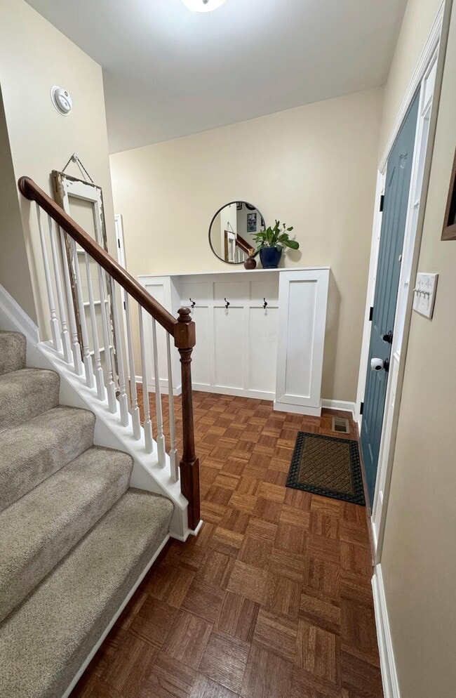 Building Photo - 2688 Woodlawn Way