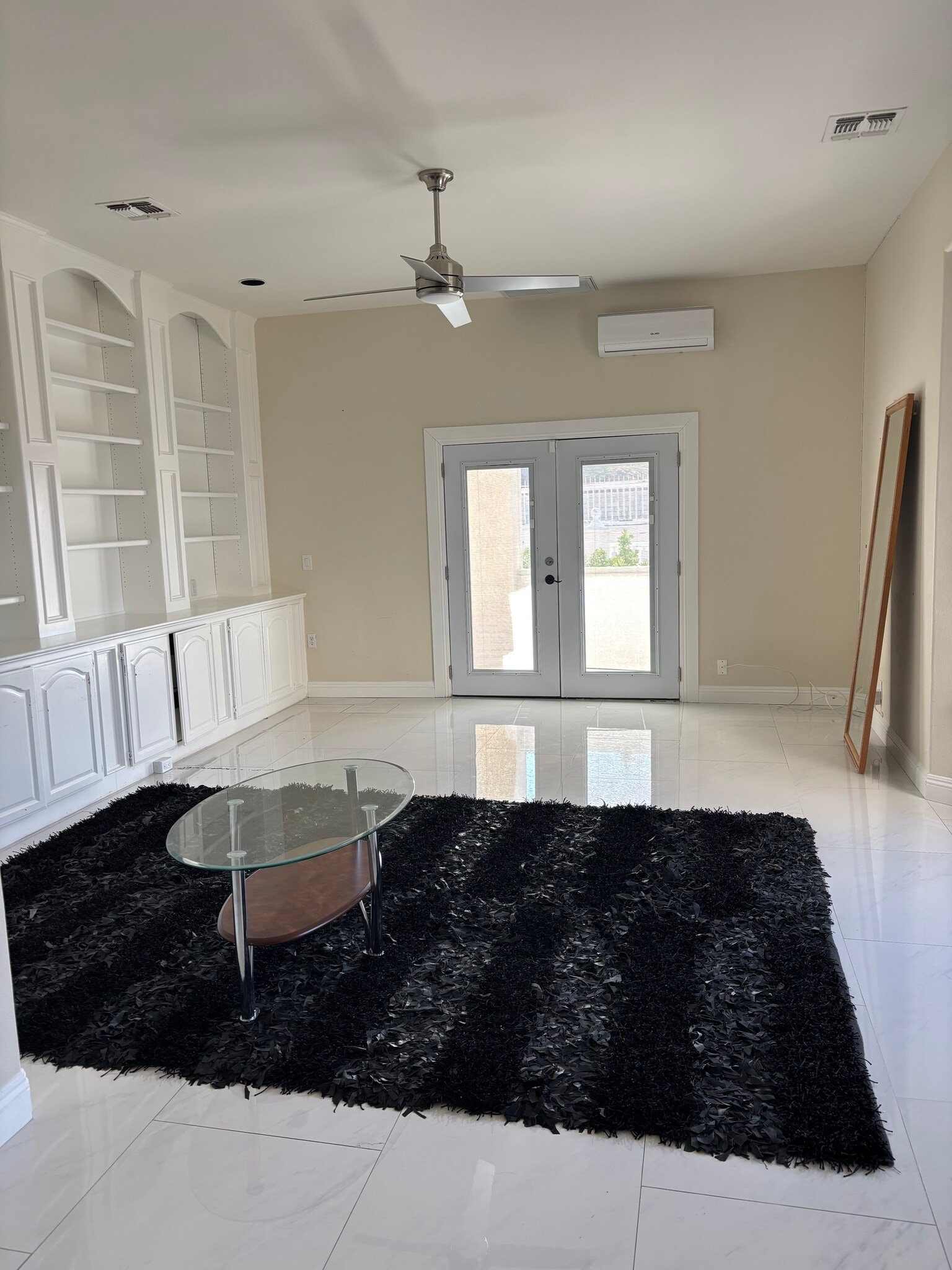 Building Photo - 238 Lakeview Dr