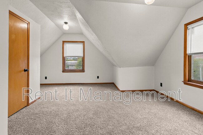 Building Photo - 2250 Florence Blvd