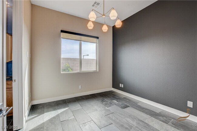 Building Photo - 11837 Grassy Pln Ave