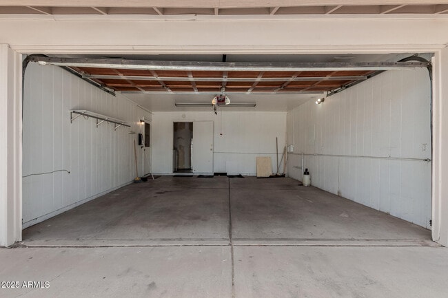 Building Photo - 4231 E Grove St