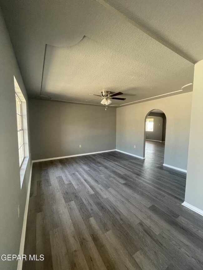 Building Photo - 1716 Dean Martin Dr