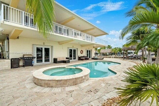 Building Photo - 201 Wildwood Cir