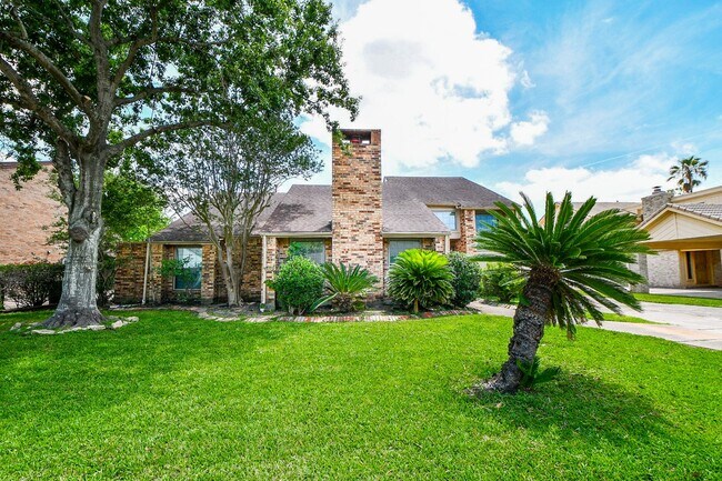 Building Photo - 11907 Pepperdine Ln