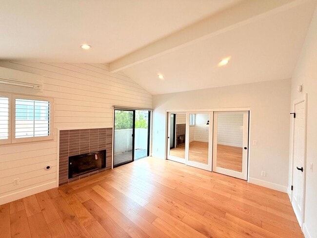 Building Photo - Fantastic 2-Story Home 3 bed 2.5 bath with backyard in Prime Golden Hills-Redondo Beach