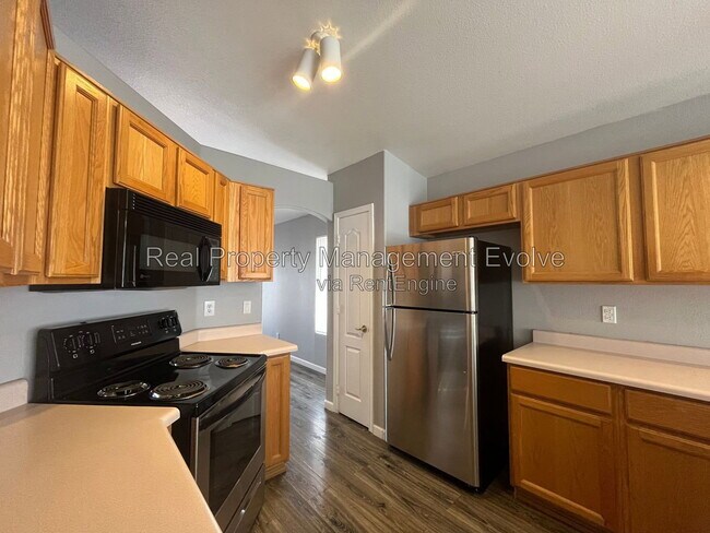 Building Photo - 6246 W Blackhawk Dr