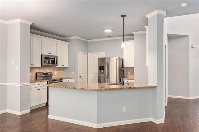 Building Photo - 1704 Sandera Ct