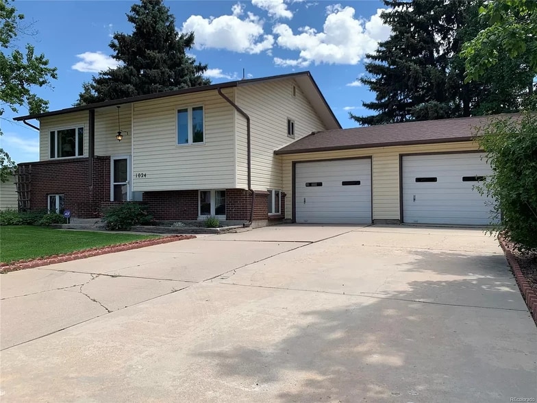 Driveway - 1024 W 97th Ave