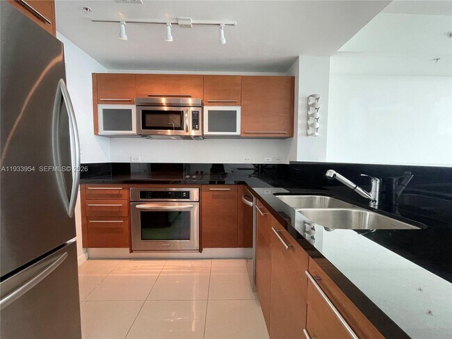 Building Photo - 253 NE 2nd St