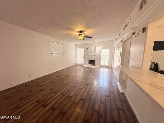 Building Photo - 45503 Genoa Ave